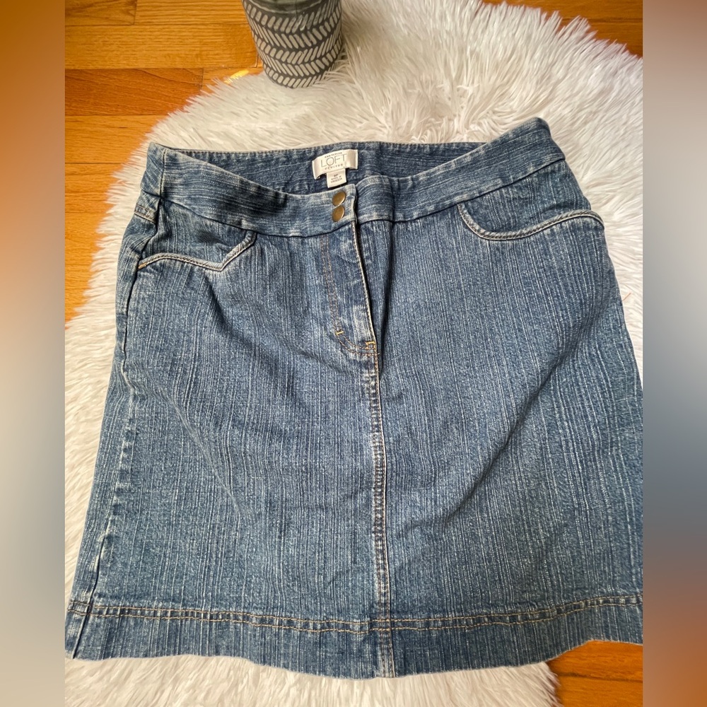 LOFT Denim Mini Skirt 💙 - Picture 3 of 10